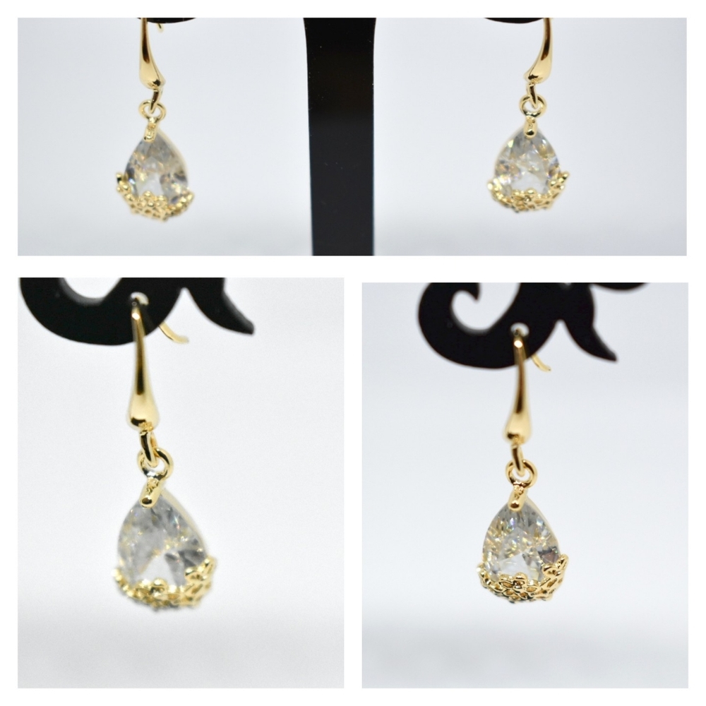 NWOT Crystal earrings